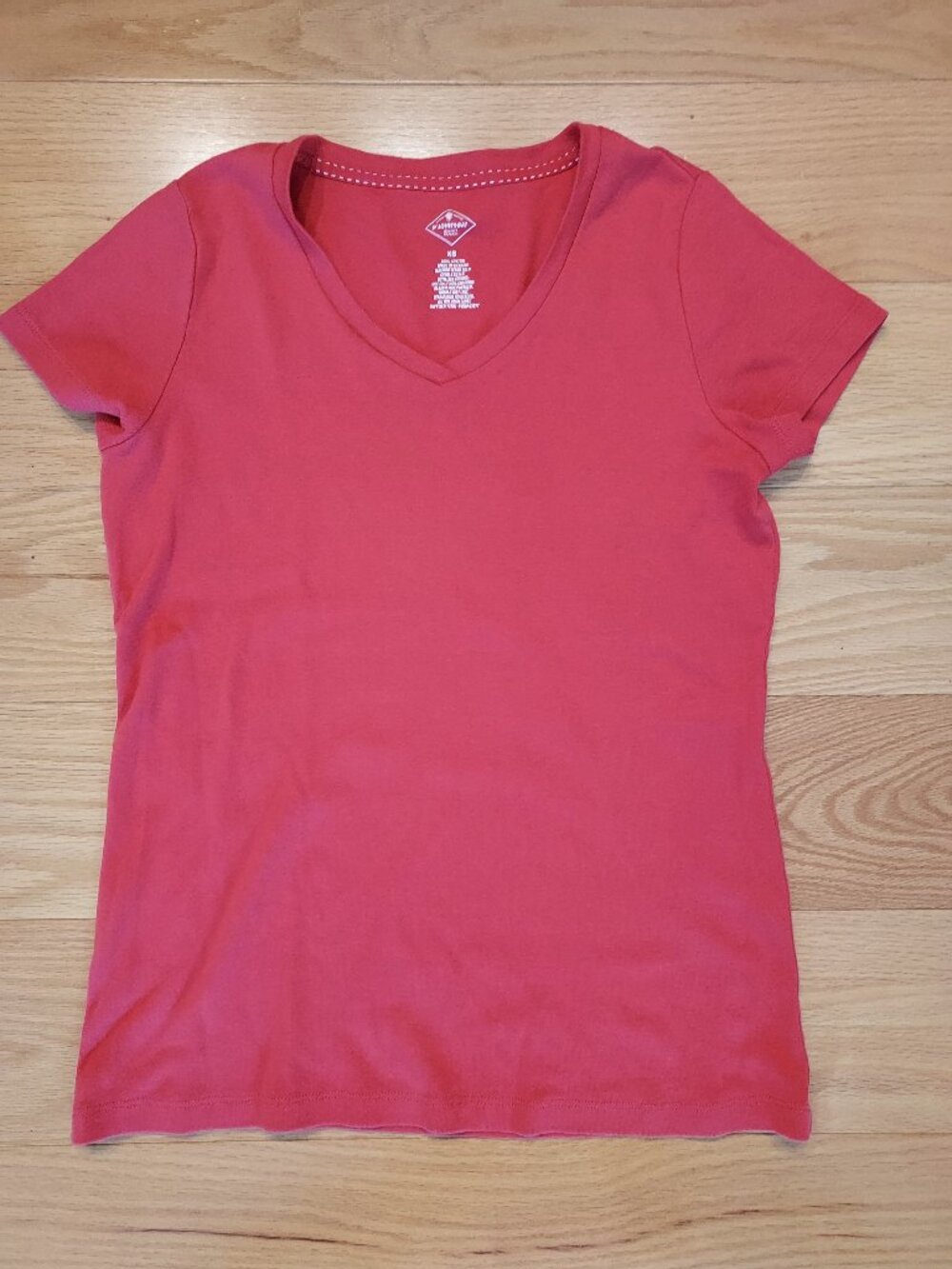 Like New St. John's Bay Women's Cotton V-Neck T-Shirt, XS, Rich Coral
